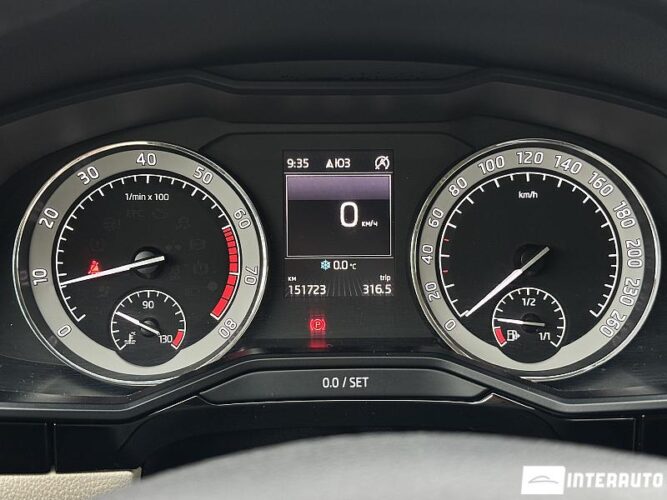 Skoda Superb 43 interauto-car