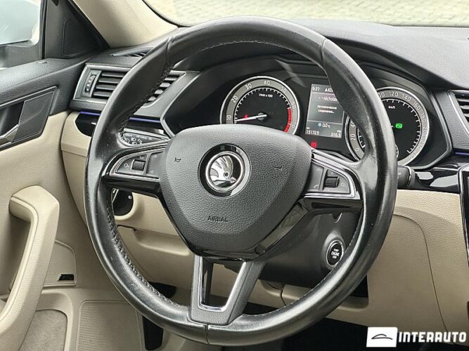 Skoda Superb 42 interauto-car