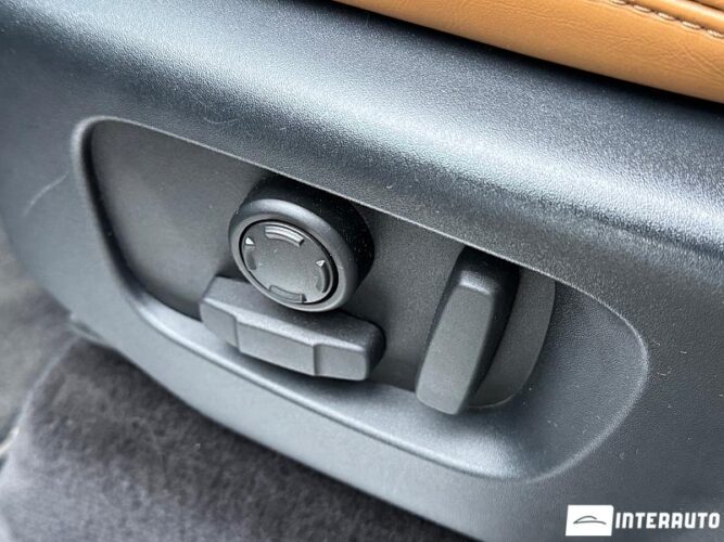 Land Rover Range Rover Sport 48 interauto-car