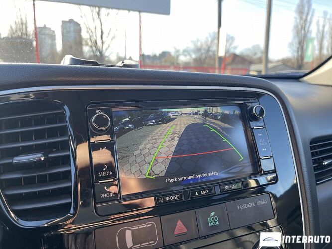 Mitsubishi Outlander 31 interauto-car