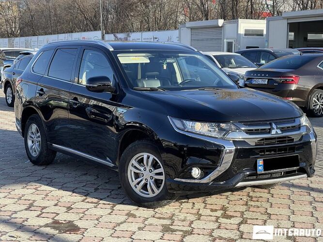 Mitsubishi Outlander 27 interauto-car