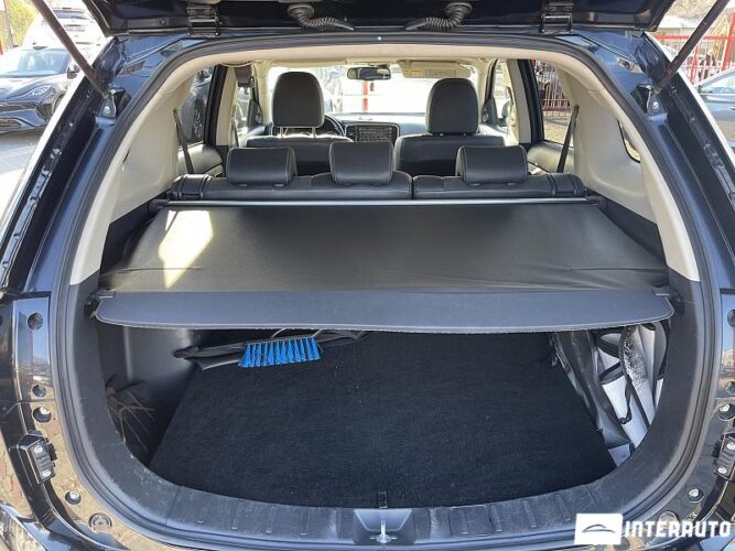 Mitsubishi Outlander 35 interauto-car