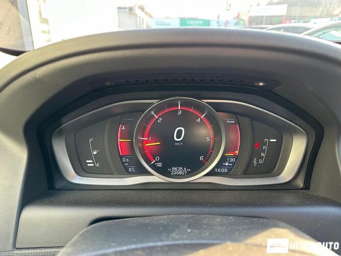 Volvo XC 60 38 interauto-car