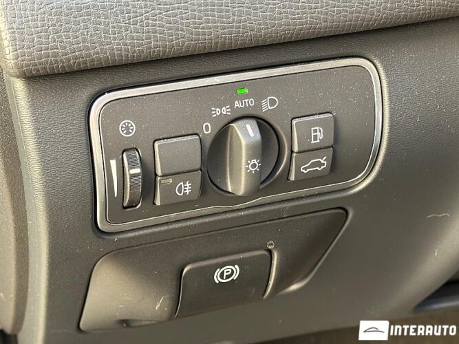 Volvo XC 60 42 interauto-car