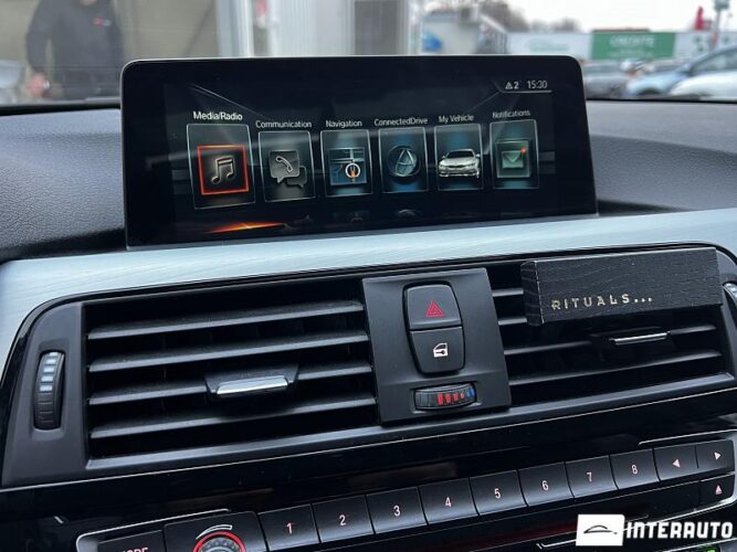 BMW 330E 41 interauto-car