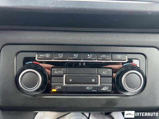 Volkswagen Amarok 29 interauto-car