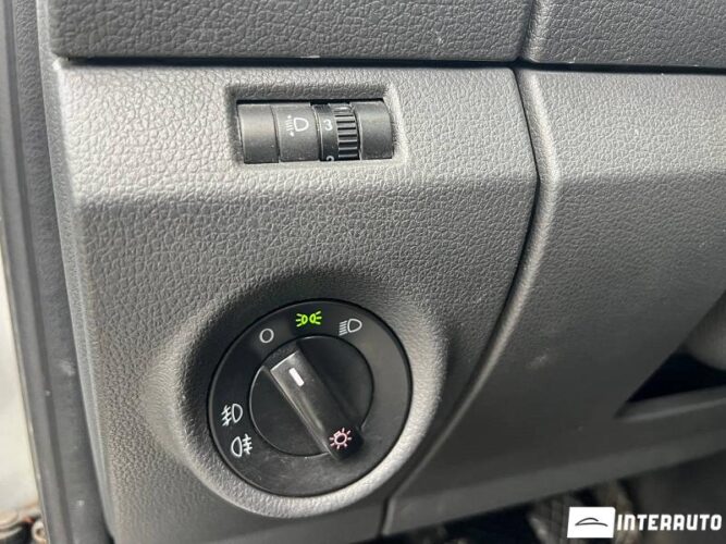 Volkswagen Amarok 32 interauto-car