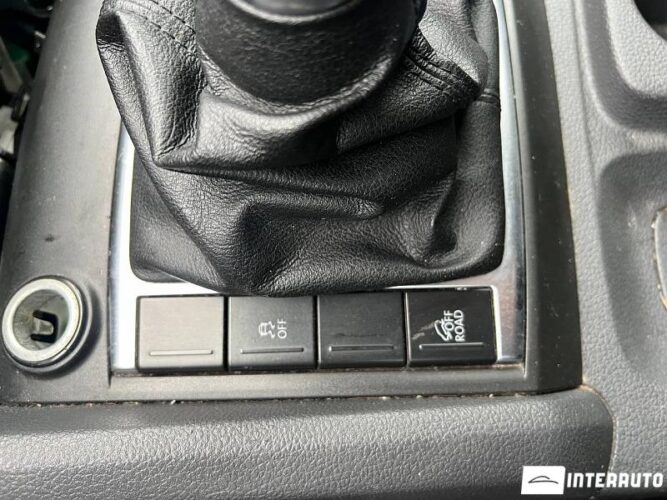 Volkswagen Amarok 31 interauto-car