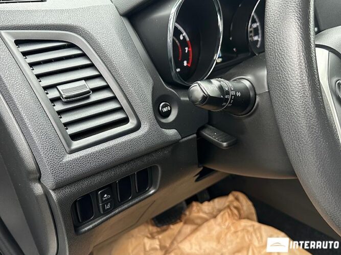 Mitsubishi Outlander Sport 34 interauto-car