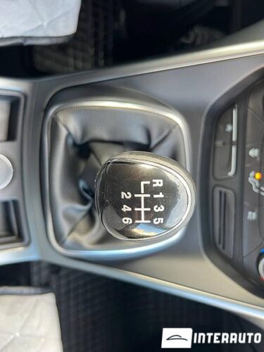 Ford Kuga 38 interauto-car