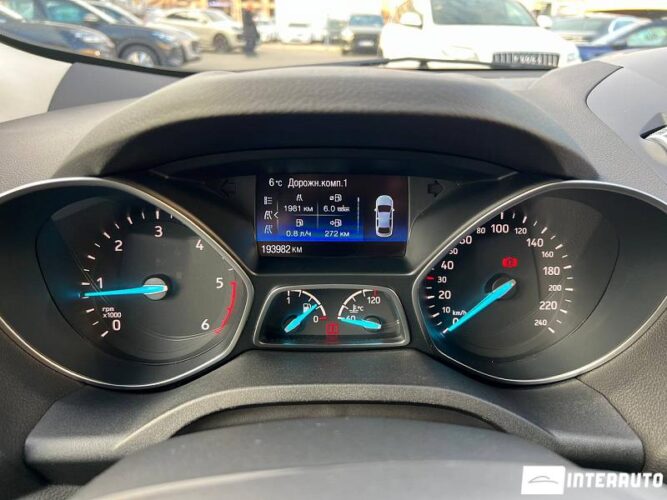 Ford Kuga 33 interauto-car