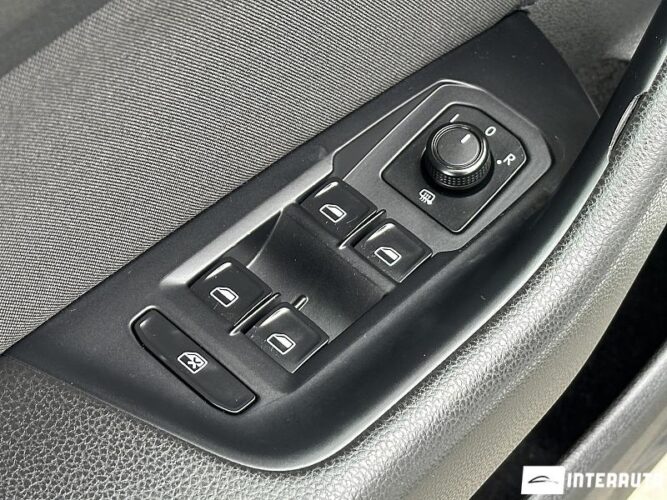 Volkswagen Passat 52 interauto-car