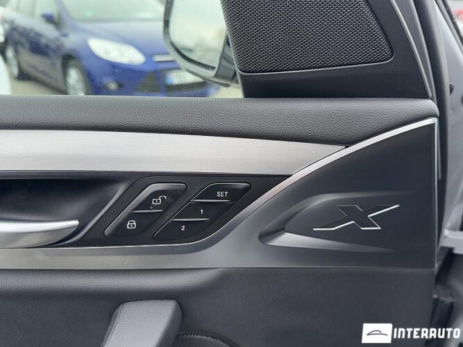 BMW X3 3.0e 56 interauto-car