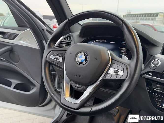 BMW X3 3.0e 42 interauto-car