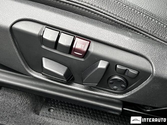 BMW X2 2.8i 50 interauto-car