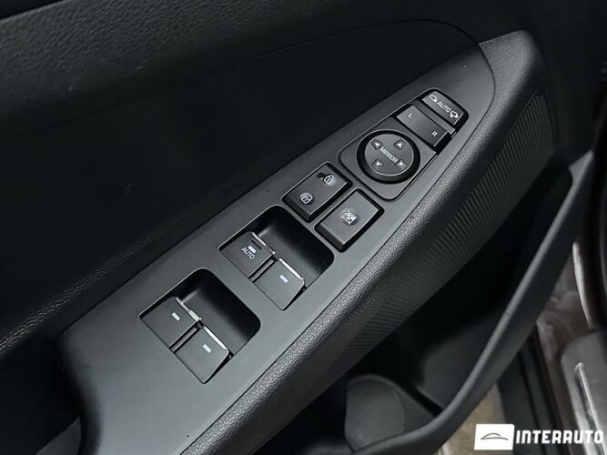 Hyundai Tucson 35 interauto-car