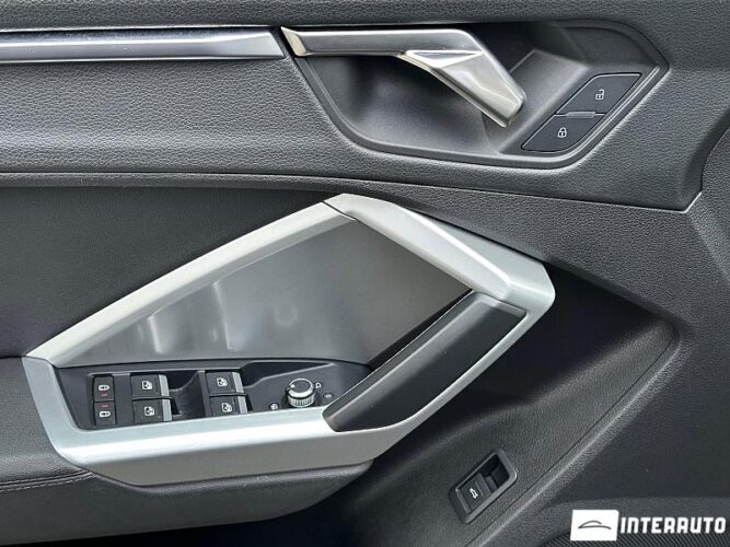 Audi Q3 43 interauto-car