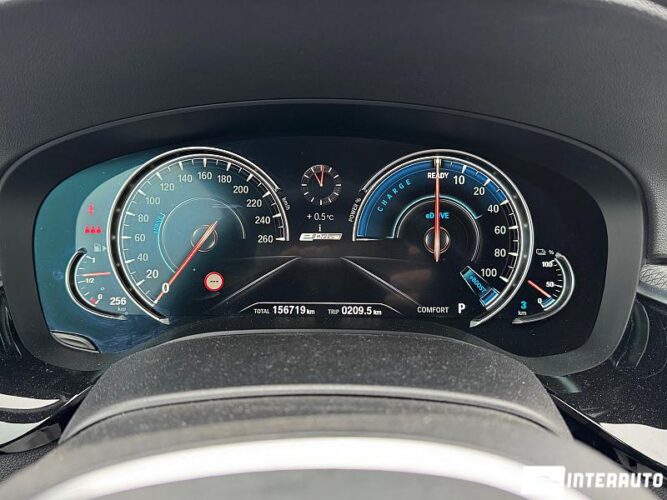 BMW 530e 41 interauto-car