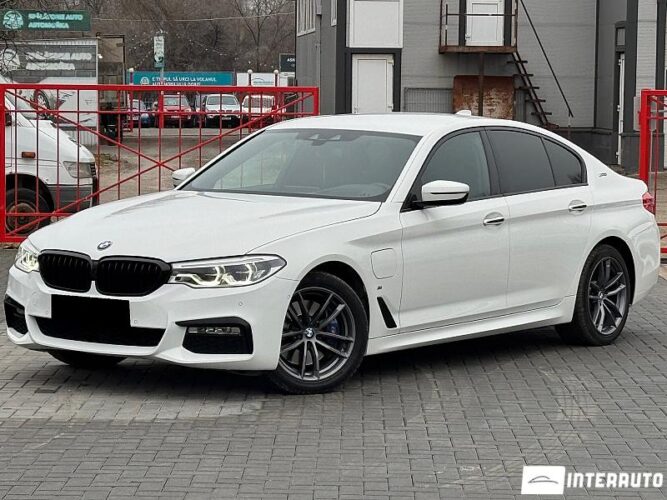 BMW 530e 33 interauto-car