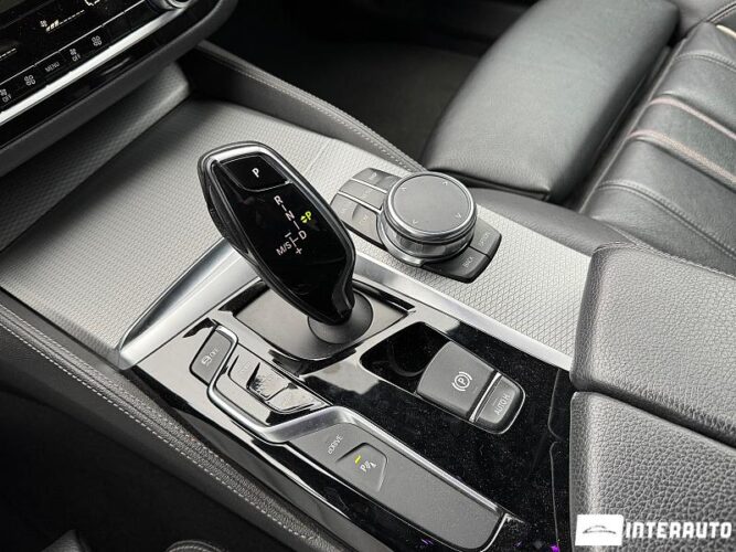 BMW 530e 45 interauto-car