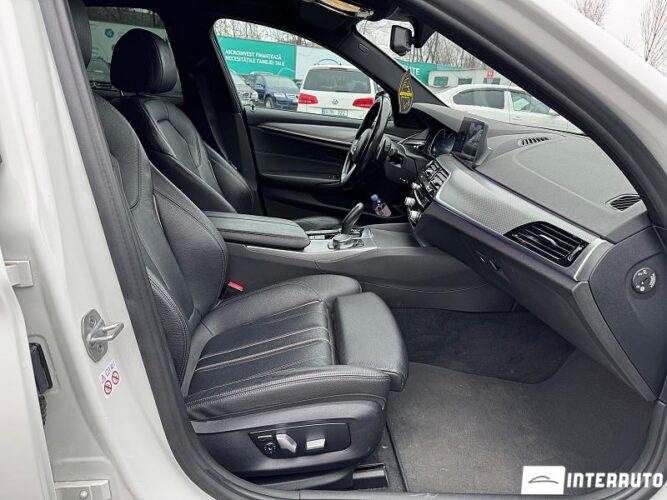 BMW 530e 36 interauto-car