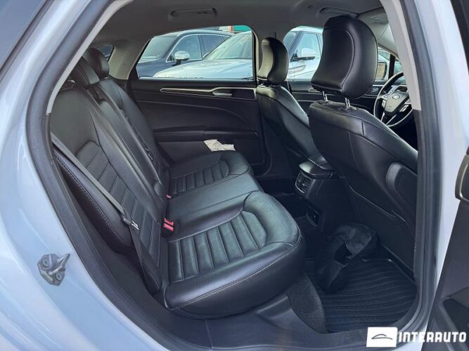 Ford Fusion 42 interauto-car