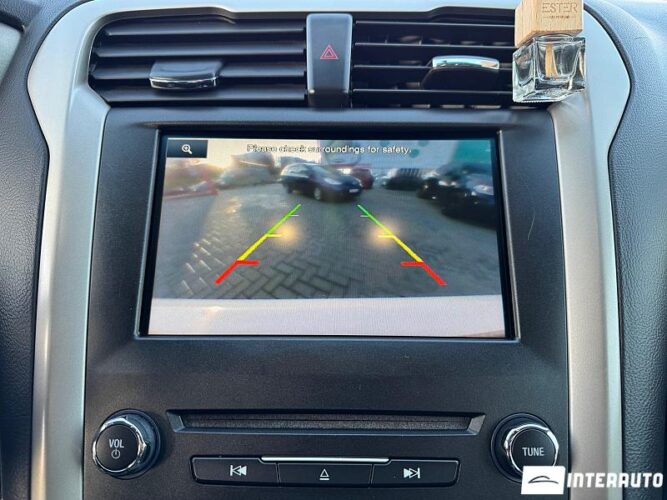 Ford Fusion 37 interauto-car