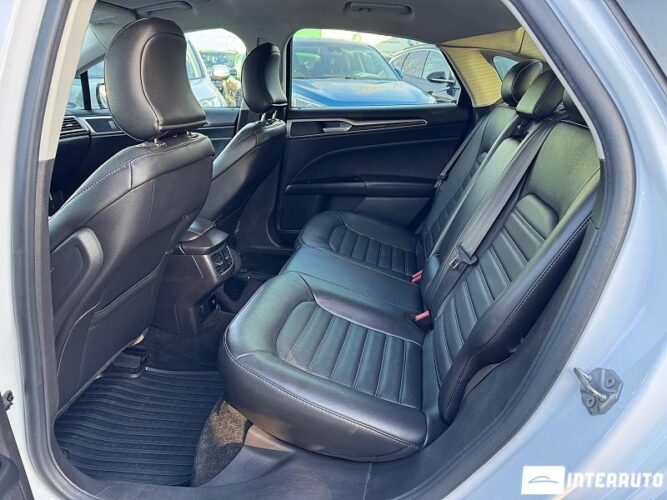 Ford Fusion 41 interauto-car