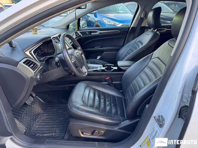 Ford Fusion 34 interauto-car