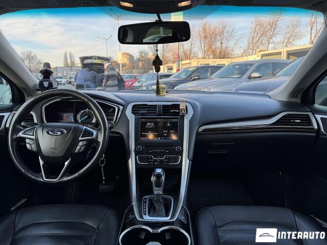 Ford Fusion 33 interauto-car