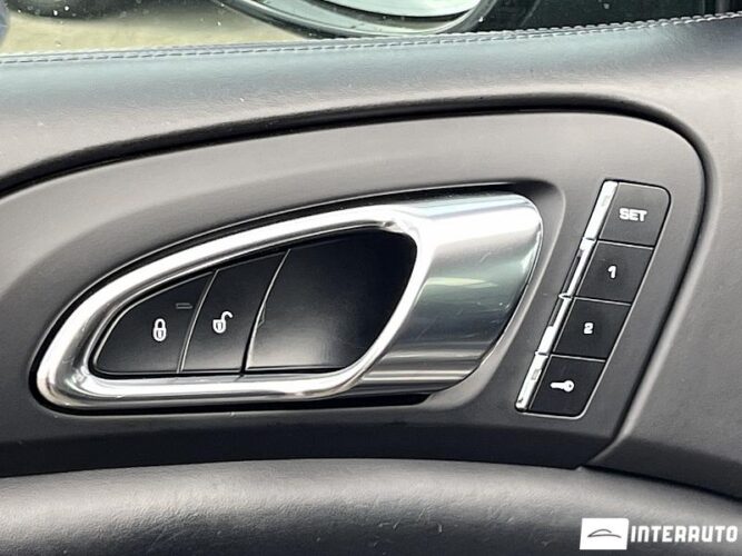 Porsche Cayenne 55 interauto-car