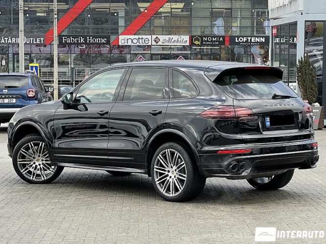 Porsche Cayenne 40 interauto-car