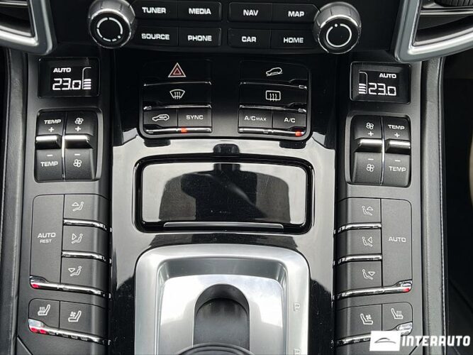 Porsche Cayenne 46 interauto-car