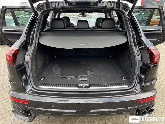 Porsche Cayenne 61 interauto-car