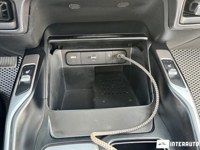 Kia Sorento 50 interauto-car