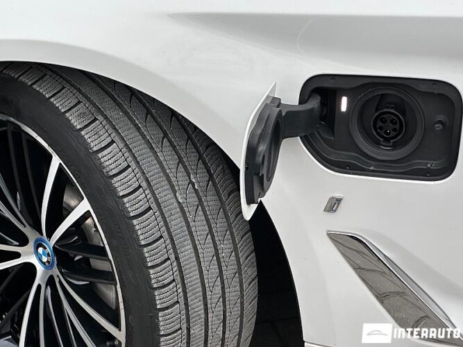 BMW 530e 38 bmw 530e 2018