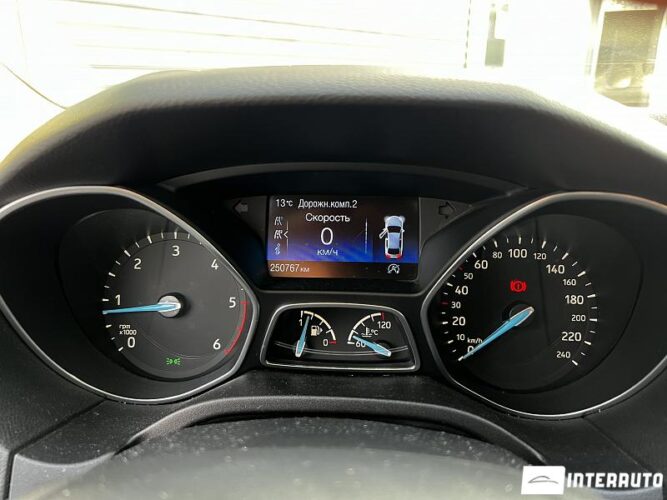 Ford Focus 36 interauto-car