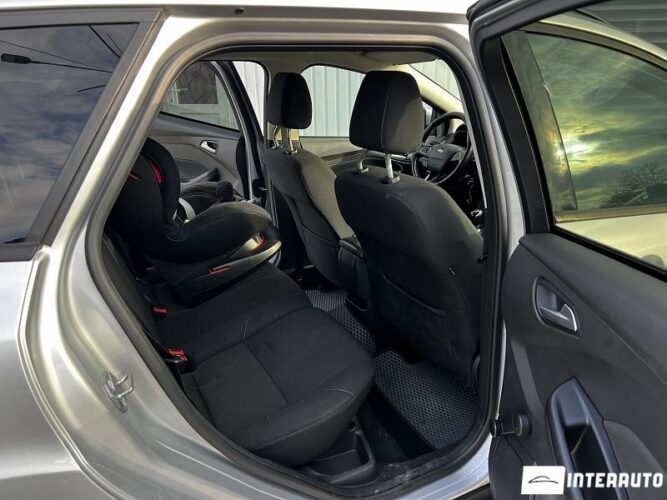 Ford Focus 42 interauto-car