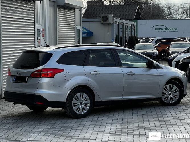 Ford Focus 31 interauto-car