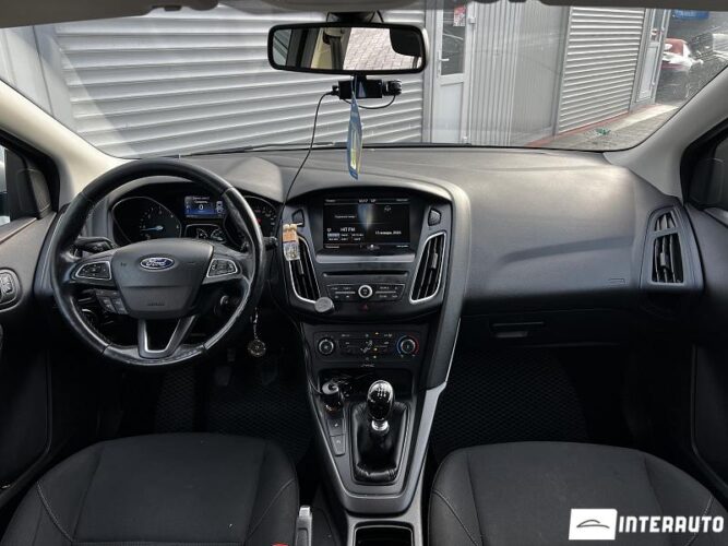 Ford Focus 35 interauto-car