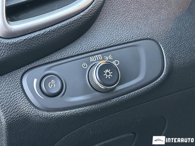 Chevrolet Trax 47 interauto-car