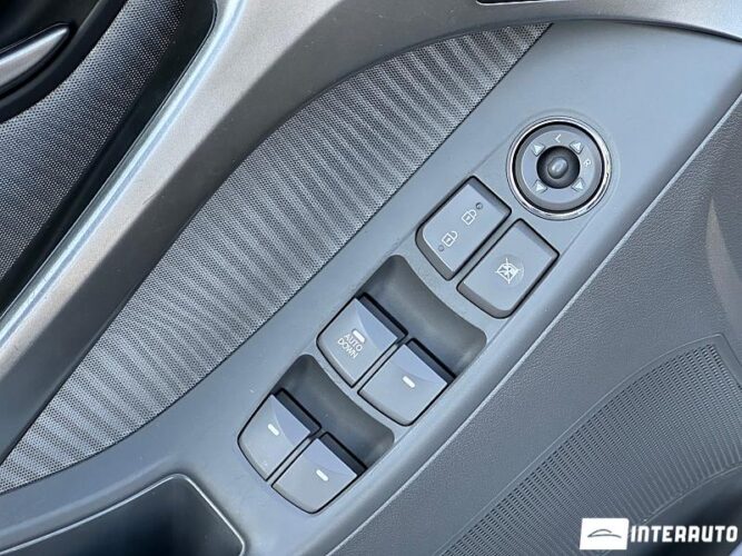 Hyundai Elantra 41 interauto-car