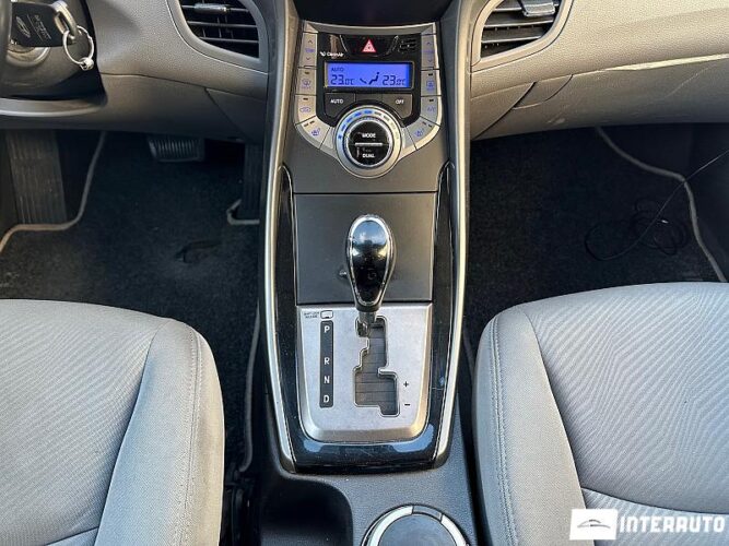 Hyundai Elantra 39 interauto-car