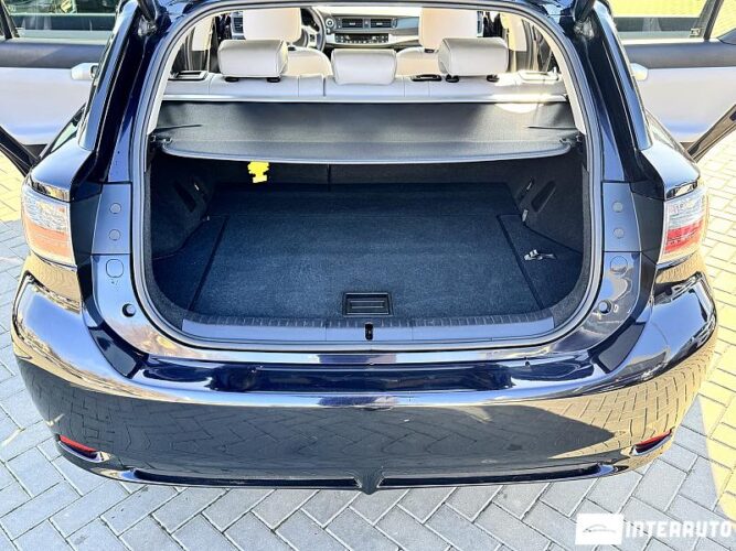 Lexus CT 200h 47 interauto-car