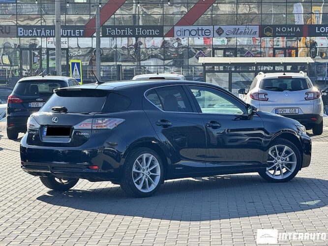 Lexus CT 200h 32 interauto-car