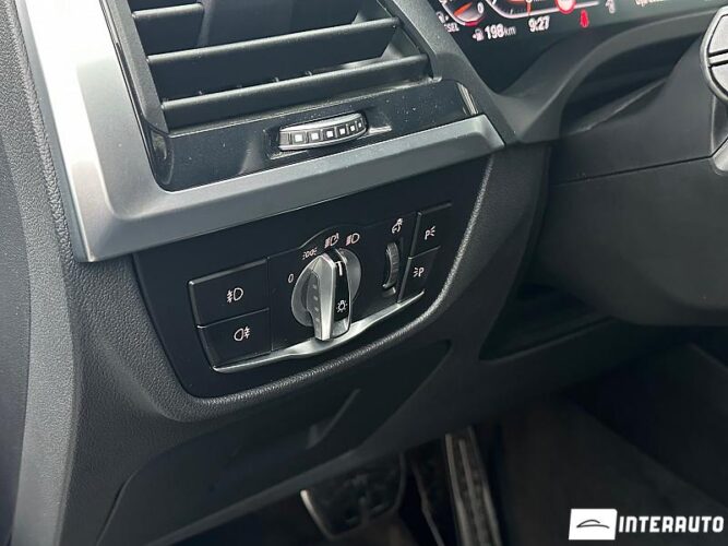 BMW X3 2.0D 39 interauto-car