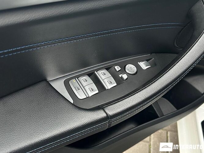 BMW X3 2.0D 38 interauto-car