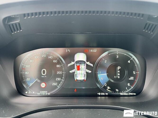 Volvo XC 60 42 interauto-car