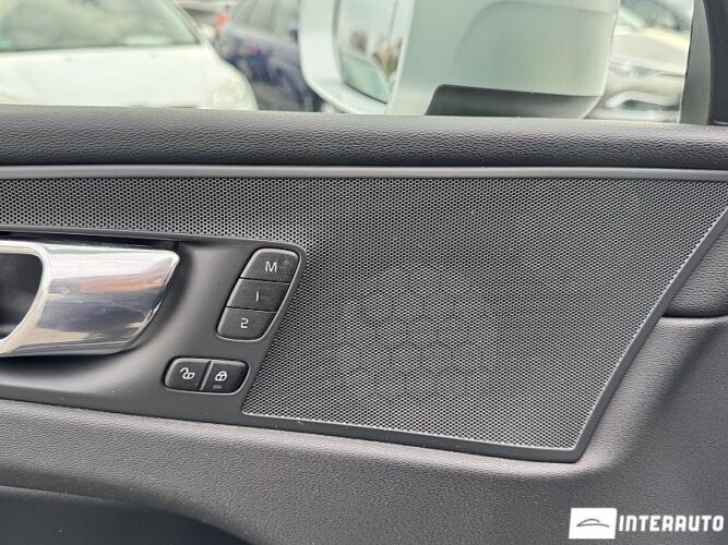 Volvo XC 60 54 interauto-car