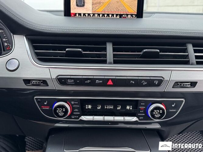 Audi Q7 E-Tron 45 interauto-car